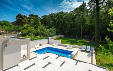 180 m² Maisonette