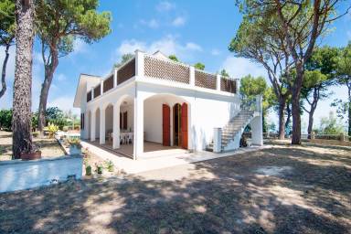 Italien Ferienhaus mit Meerblick für 8 Gäste mit Hund in Pesaro