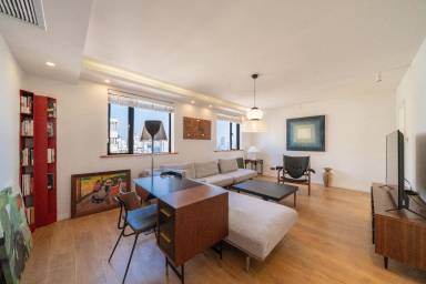 280 m² Apartment