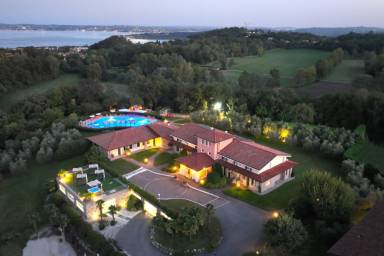 Wunderschöne Wohnung in Soiano Del Lago mit Pool, Grill & Whirlpool