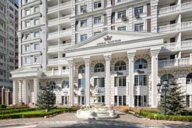 Leilighet  Kiev