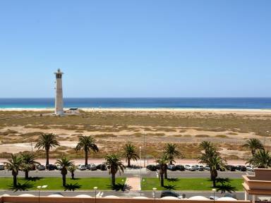 Maravilloso estudio apropiado para familias con terraza | Vistas al mar | Al lado de la playa