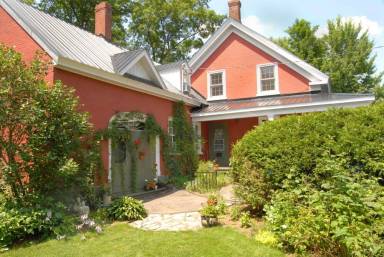 Bed and breakfast  Cowansville