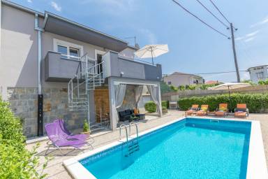Ferienhaus mit privatem Pool, Garten und Grill | Bergblick