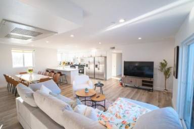 Modern Private Ensuite Room near USC