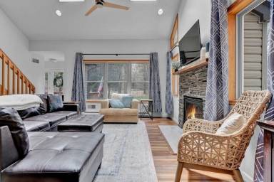 House Pocono Springs