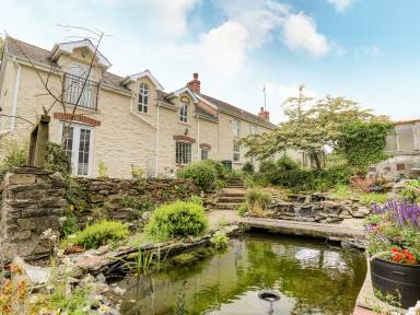 Cottage with garden