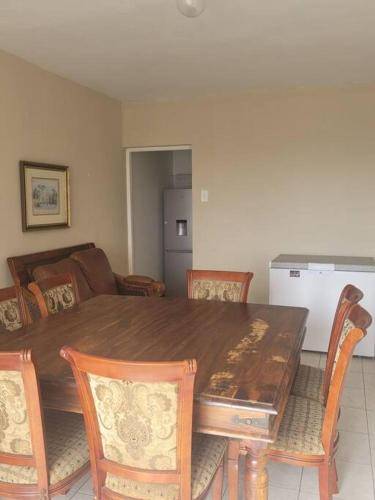 House  Ferreira Town