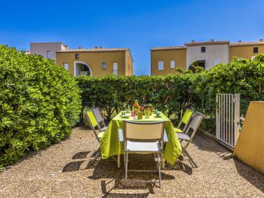 Children-friendly flat with garden & terrace | Next to the beach