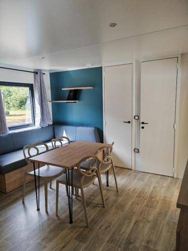 Lodge with pool & patio | Pets allowed — photo 4