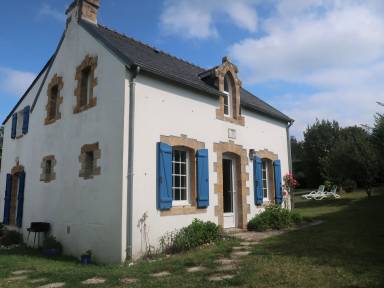 90 qm Ferienhaus für 5 Gäste mit Hund, Crozon, Bretagne