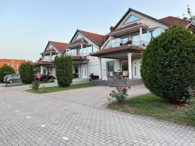 230 m² Villa