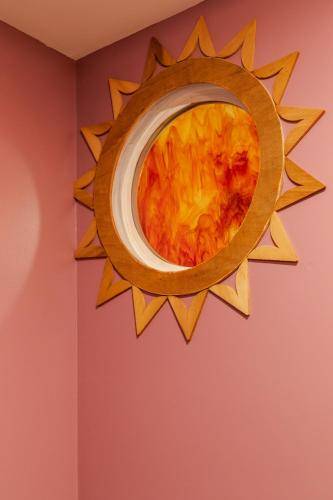 Sweet Sunshine Suite- Artistic, cozy, and colorful — photo 5