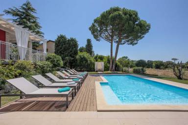 160 qm Ferienhaus mit Pool und eingezäuntem Grundstück für 8 Gäste mit Hund, Pula
