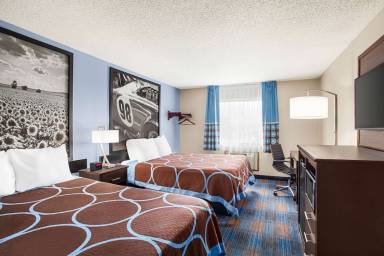 Motel  Maple Falls