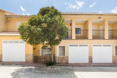 Casa ideal para familias con barbacoa, jardín y terraza | Vistas a la montaña | Se admiten mascotas