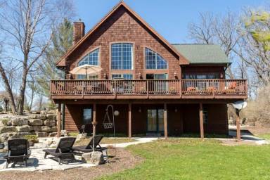 House with jacuzzi, terrace & private pool | Lake view | Suitable for remote work
