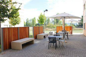 Albergue Residencia Universitaria Los Abedules - Campus Accommodation in Pamplona
