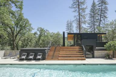 Lodge Midpines