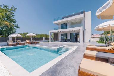 200 m² Villa