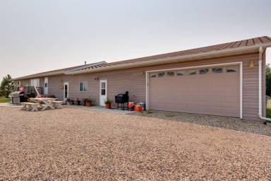 House Devils Lake