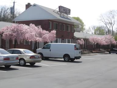 Ardsley Acres Hotel Court
