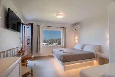 Estudio con terraza, jardín e internet de alta velocidad | Vistas al mar | Perfecto para el trabajo en remoto