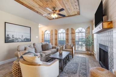 House Pet-friendly Bedford