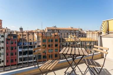 Aparthotel Girona