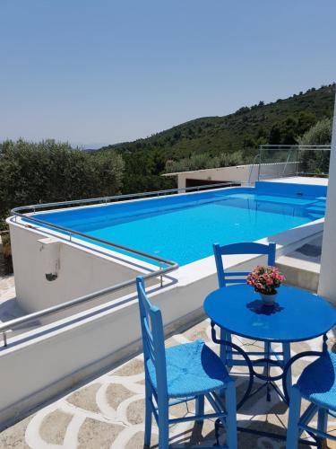 Vila  Agii Apostoli