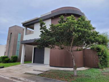 House  Cardona at Benston Lakes