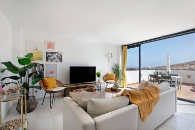Apartamento vacacional totalmente equipado con terraza | Vistas al mar