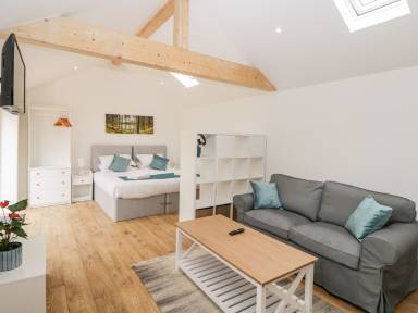 Family-oriented cottage with garden | Pet-friendly