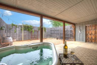 Cottage  Luckenbach