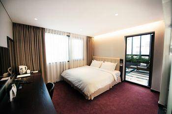 Klaven Hotel Myeongdong City Hall — photo 2