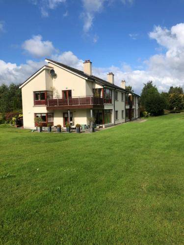 Druids Glen Spacious private double room with en suite