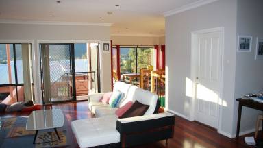 House  Thirroul