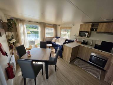 Voll ausgestattetes wunderschönes Chalet mit Grill, beheiztem Pool und Terrasse | Strandblick | Nah am Strand