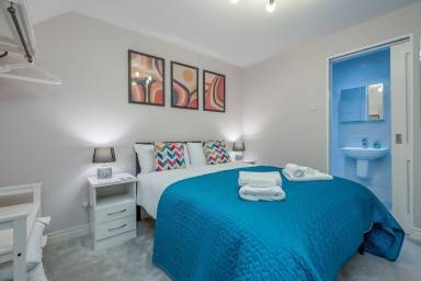 House | Next to Botanic Gardens | City view | Good for workation