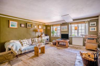 Cottage with BBQ & garden