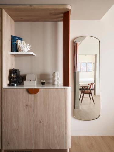 Marina Baie des Anges Hotel, Curio Collection by Hilton — photo 5