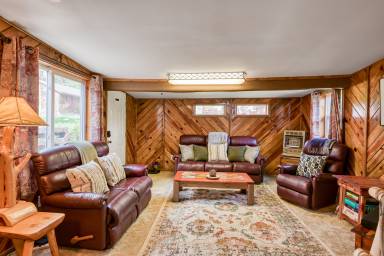 Cabin Eagle Nest