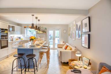 Children-friendly lovely cottage with garden