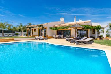 Fully equipped nice villa with terrace, garden & private pool | Pool view