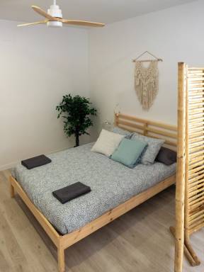 Agradable apartamento vacacional con internet de alta velocidad | Vistas al jardín | Cerca de la playa | Adaptado para teletrabajar
