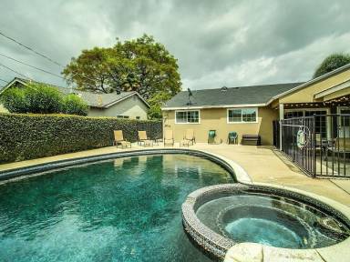 House  Long Beach