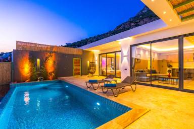Villa with jacuzzi, private pool & terrace | Sea view