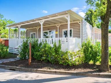 Casa mobile con giardino, terrazza e griglia
