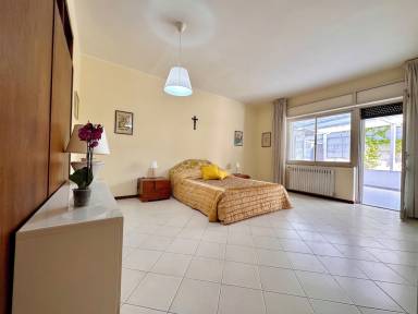 Tripla familiare, vista cortile