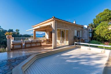 90 m² House